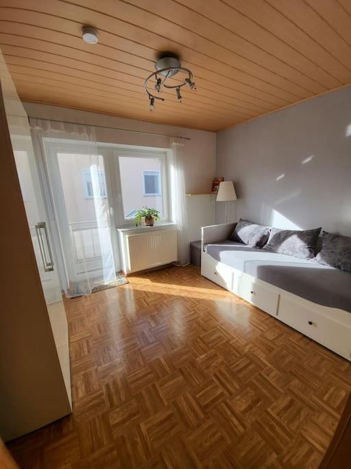 Schoene Wohnung Mit Eigenem Eingang Und Parkplatz Фульда Экстерьер фото